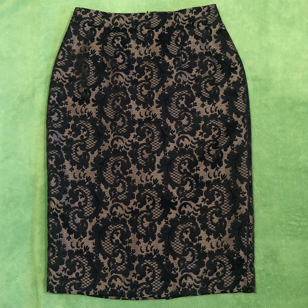 ✨2 for 10✨ Worthington Bronze/Tan & Black Jacquard Skirt